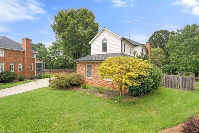 153 Suntree Drive, Advance, NC 27006