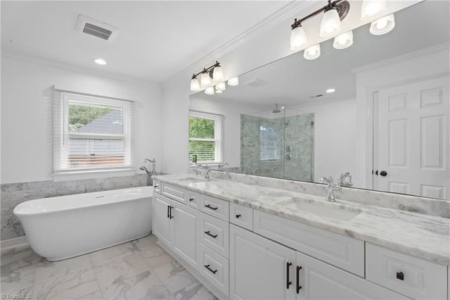 153 Suntree Drive, Advance, NC 27006