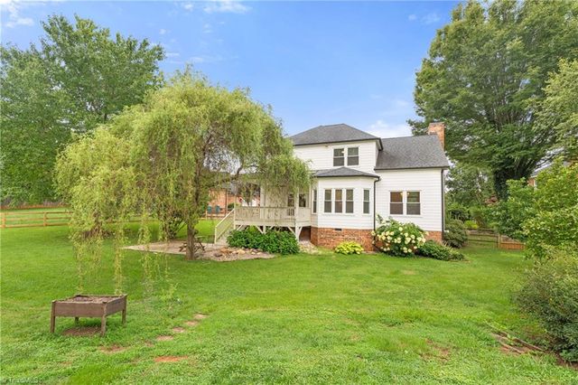 153 Suntree Drive, Advance, NC 27006