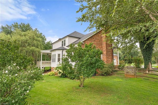 153 Suntree Drive, Advance, NC 27006
