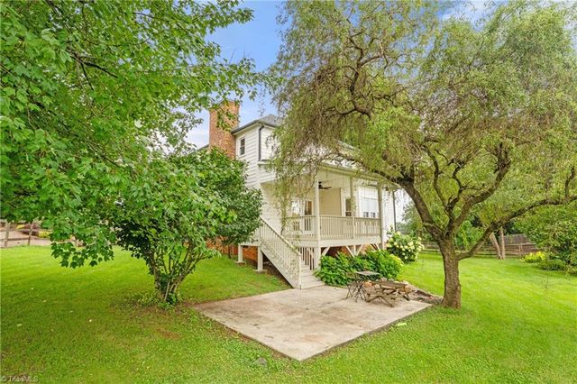153 Suntree Drive, Advance, NC 27006