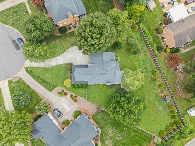 153 Suntree Drive, Advance, NC 27006