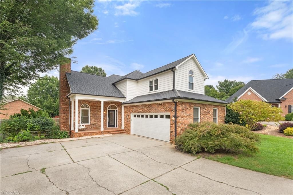 153 Suntree Drive, Advance, NC 27006