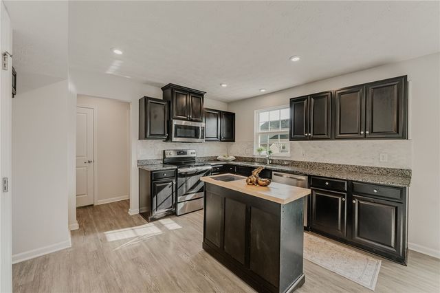 6207 Willow Oak Drive, Tipp City, OH 45371
