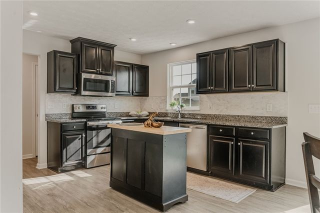 6207 Willow Oak Drive, Tipp City, OH 45371