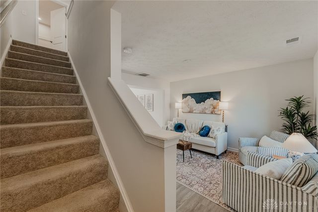 6207 Willow Oak Drive, Tipp City, OH 45371