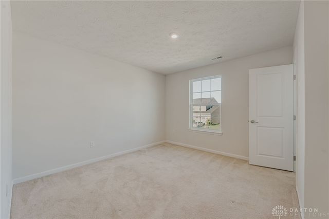 6207 Willow Oak Drive, Tipp City, OH 45371