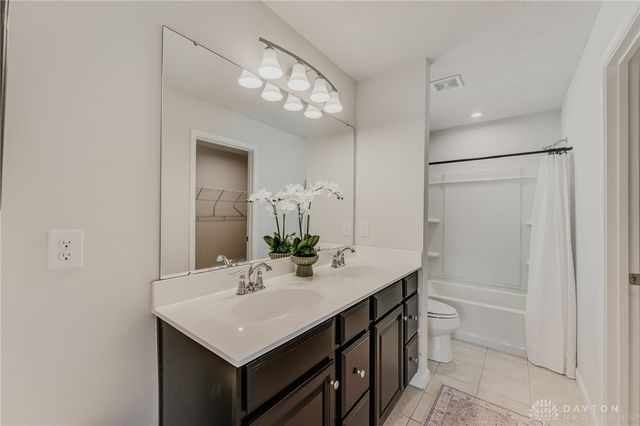 6207 Willow Oak Drive, Tipp City, OH 45371