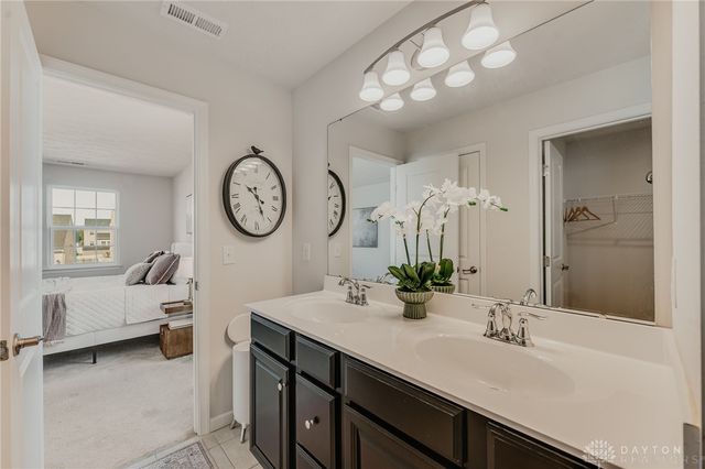 6207 Willow Oak Drive, Tipp City, OH 45371