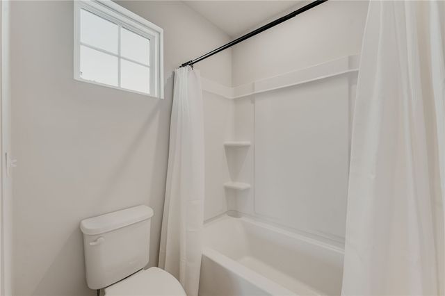 6207 Willow Oak Drive, Tipp City, OH 45371