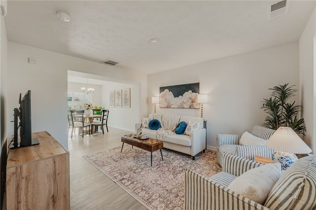 6207 Willow Oak Drive, Tipp City, OH 45371