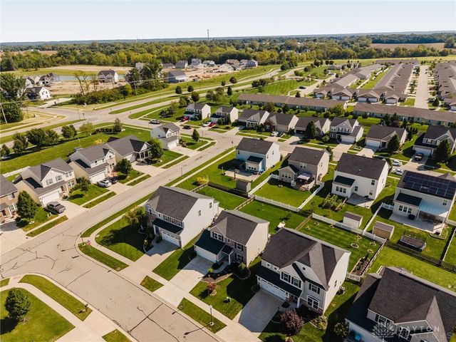6207 Willow Oak Drive, Tipp City, OH 45371