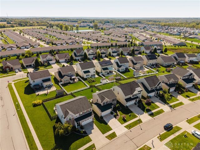 6207 Willow Oak Drive, Tipp City, OH 45371