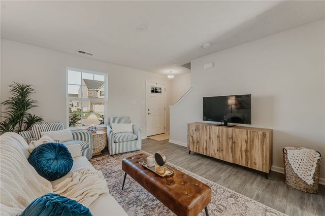 6207 Willow Oak Drive, Tipp City, OH 45371