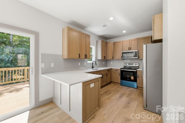 1830 31st Street NE, Hickory, NC 28601