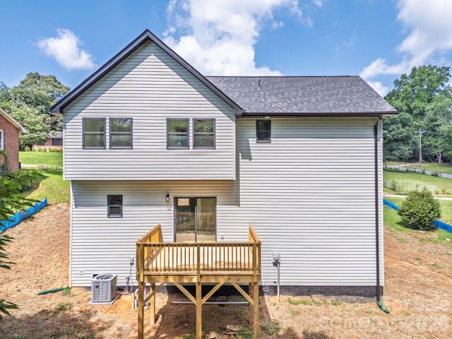 1830 31st Street NE, Hickory, NC 28601