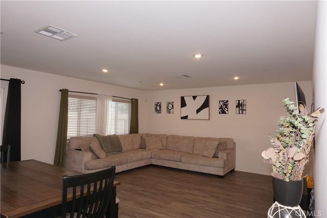 1322 Division Court, Hemet, CA 92543