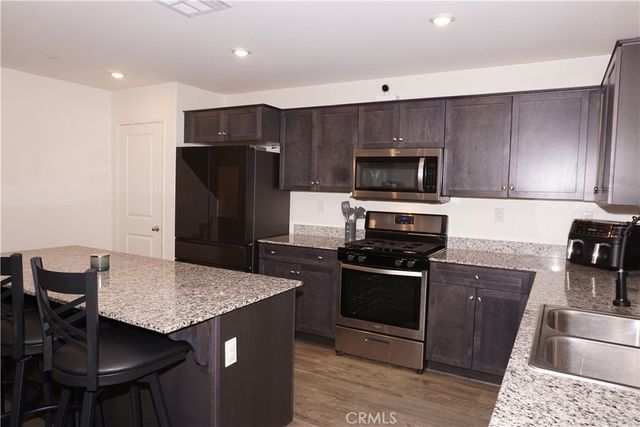 1322 Division Court, Hemet, CA 92543