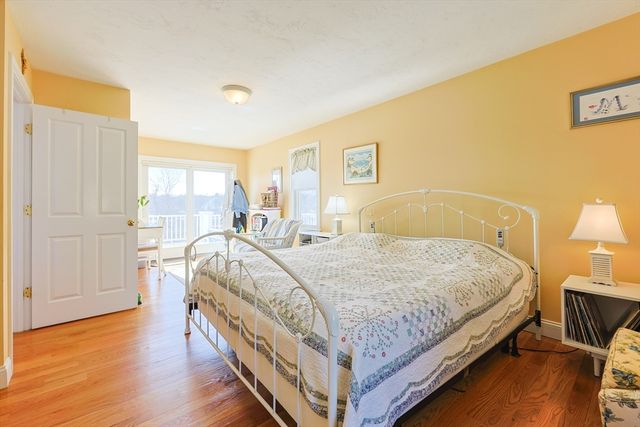 12 Burg Ave, Sandwich, MA 02563