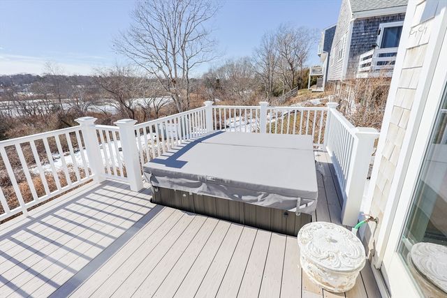 12 Burg Ave, Sandwich, MA 02563