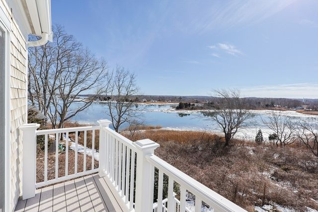 12 Burg Ave, Sandwich, MA 02563