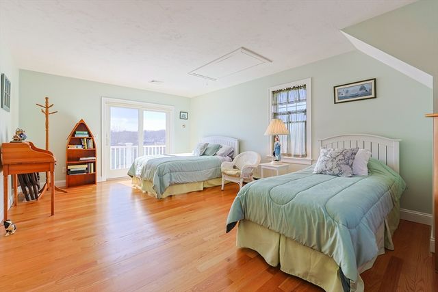 12 Burg Ave, Sandwich, MA 02563