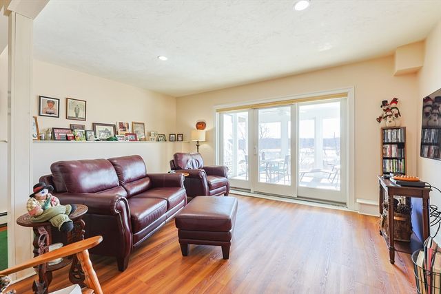 12 Burg Ave, Sandwich, MA 02563