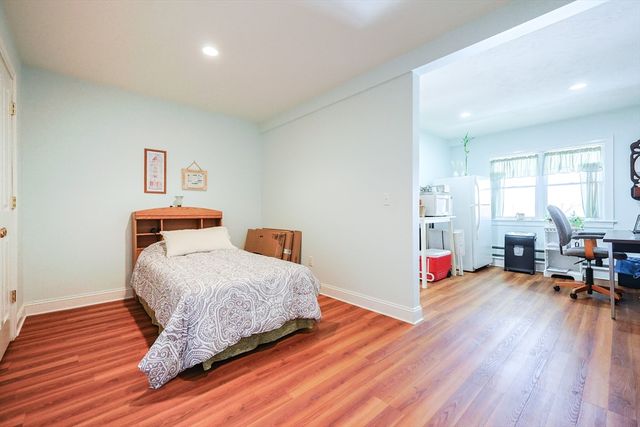 12 Burg Ave, Sandwich, MA 02563