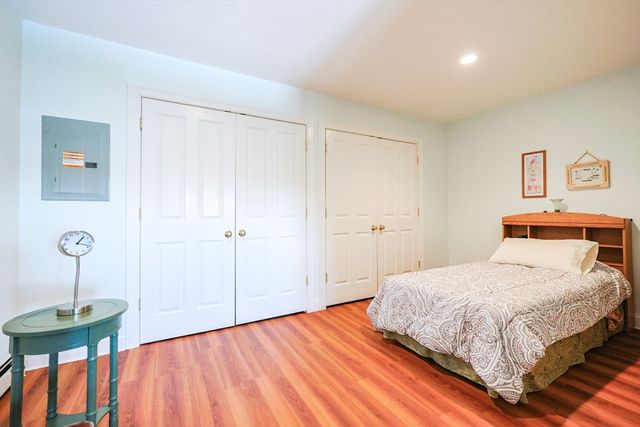 12 Burg Ave, Sandwich, MA 02563