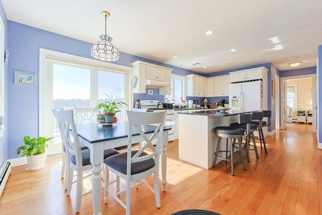 12 Burg Ave, Sandwich, MA 02563