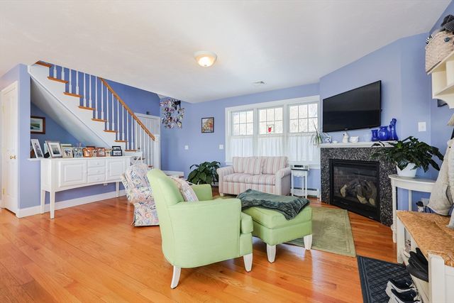 12 Burg Ave, Sandwich, MA 02563