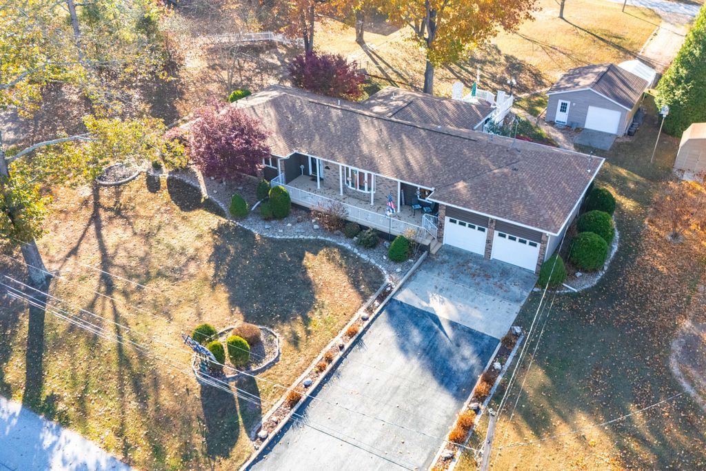 2007 Oakridge Drive, Ava, MO 65608