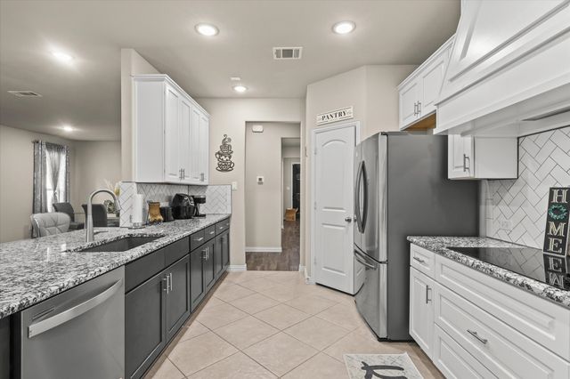 277 Allegheny Drive, Burleson, TX 76028