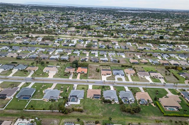 211 ROTONDA BOULEVARD N, Rotonda West, FL 33947