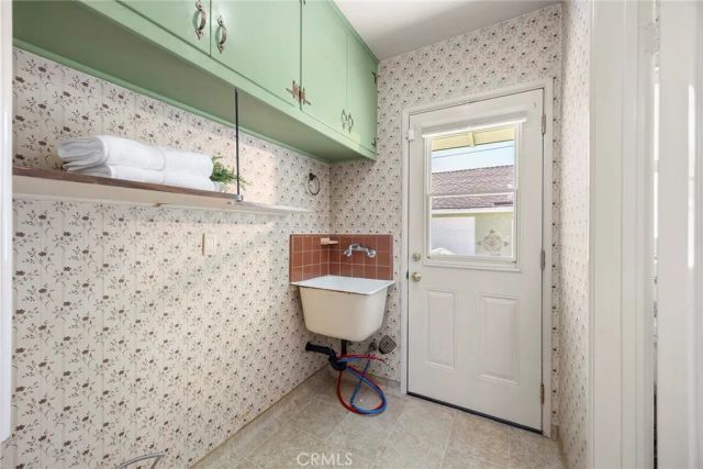 1836 W Southgate, Fullerton, CA 92833