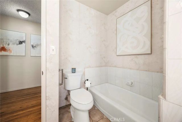 1836 W Southgate, Fullerton, CA 92833