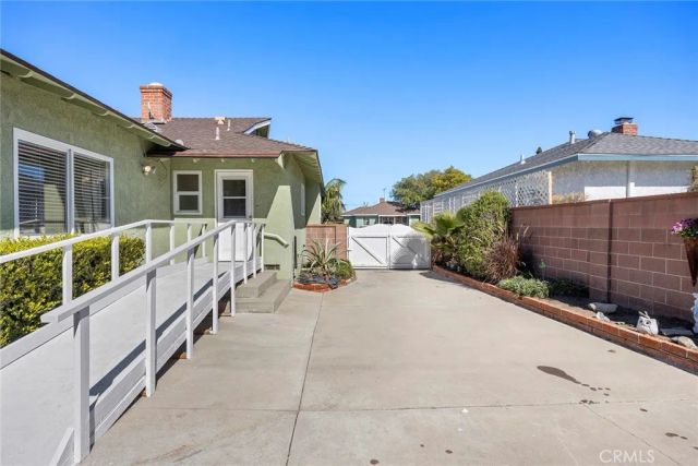 1836 W Southgate, Fullerton, CA 92833