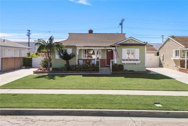 1836 W Southgate, Fullerton, CA 92833