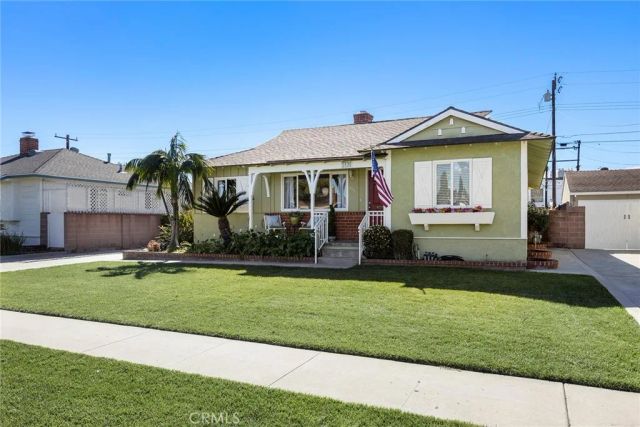 1836 W Southgate, Fullerton, CA 92833