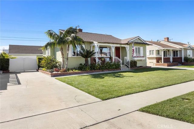 1836 W Southgate, Fullerton, CA 92833