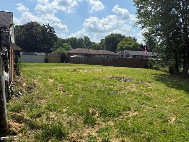 2573 San Pedro Drive, Youngstown, OH 44511