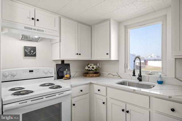 75 S WASHINGTON DR, Pennsville, NJ 08070