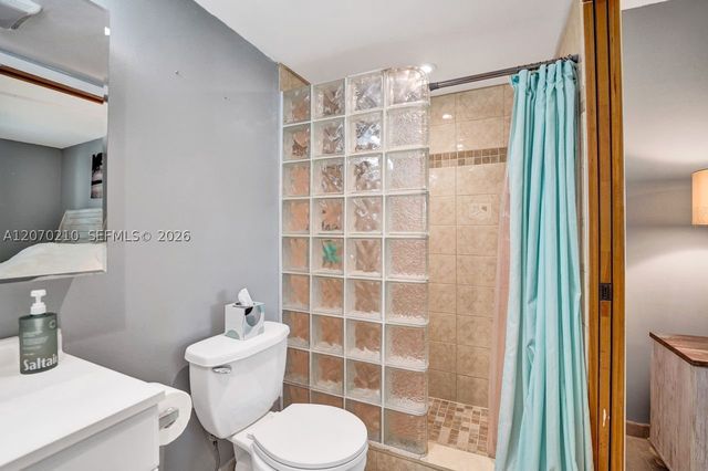 325 SE 11th Ter 107, Dania Beach, FL 33004