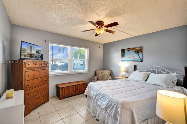 325 SE 11th Ter 107, Dania Beach, FL 33004