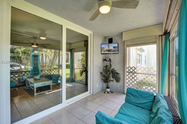 325 SE 11th Ter 107, Dania Beach, FL 33004