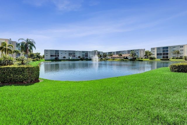 325 SE 11th Ter 107, Dania Beach, FL 33004