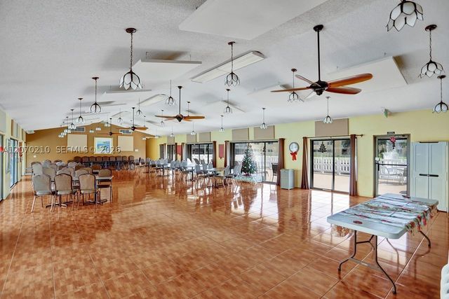 325 SE 11th Ter 107, Dania Beach, FL 33004