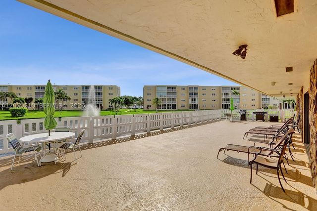 325 SE 11th Ter 107, Dania Beach, FL 33004