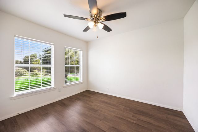 321 W 7th Street, Weatherford, TX 76086