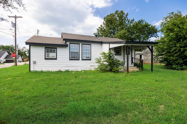 321 W 7th Street, Weatherford, TX 76086